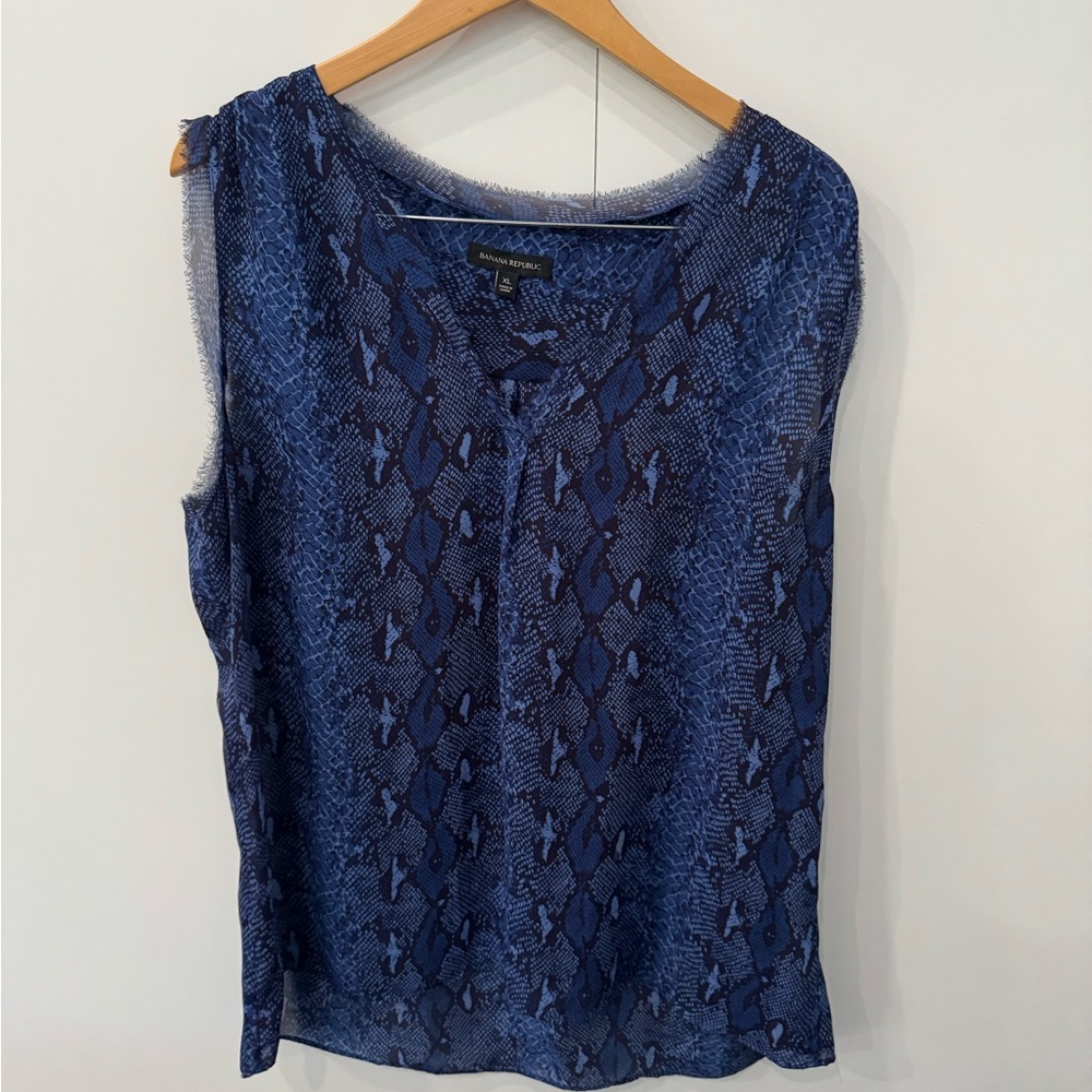 Banana Republic - Blue Sleeveless Top